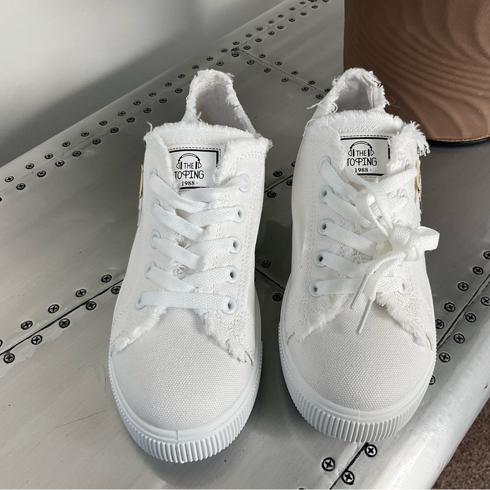 NEW White Canvas Sneakers - Picture 4 of 7